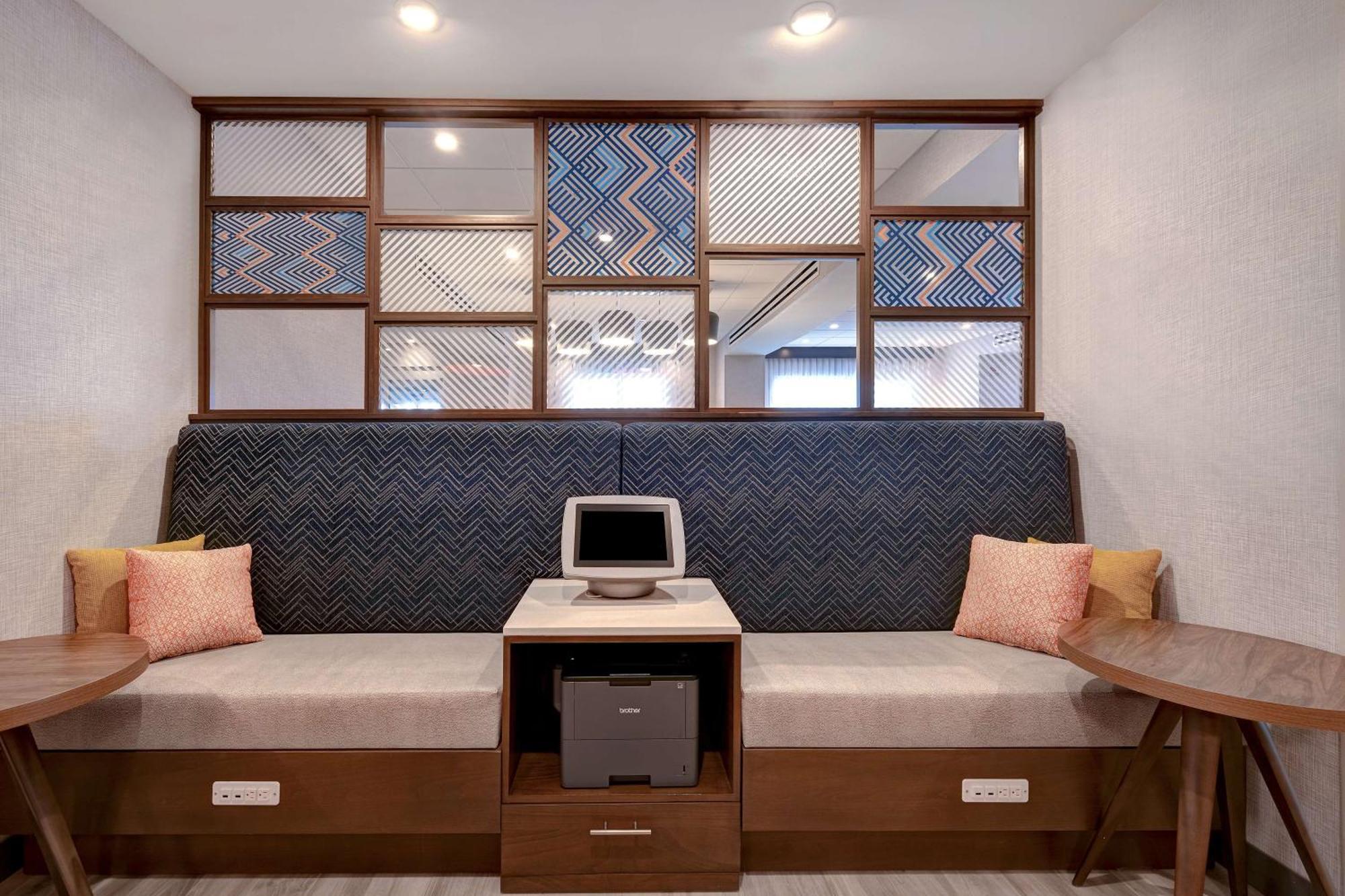 Hampton Inn Crown Point, In Luaran gambar