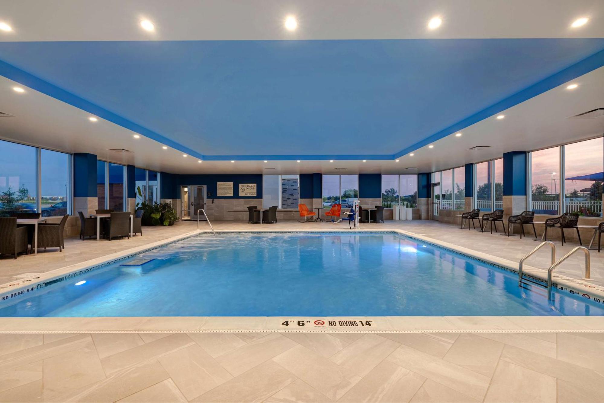 Hampton Inn Crown Point, In Luaran gambar